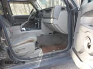 ✅ 2006 Jeep Commander • VIN: 1J8HG48K36C342666 • Lot: 41908526. Wystawiony na IAAI z przebiegiem 199 163 mil. Bezpłatny archiwum sprzedaży aukcyjnych z USA i szczegółowy raport historii pojazdu na DreamBid. Zdjęcie 5.