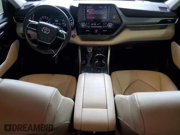 ✅ 2021 Toyota Highlander XLE • VIN: 5TDHZRBH0MS130170 • Lot: 90228535. Wystawiony na Copart z przebiegiem 79 906 mil. Bezpłatny archiwum sprzedaży aukcyjnych z USA i szczegółowy raport historii pojazdu na DreamBid. Zdjęcie 8.