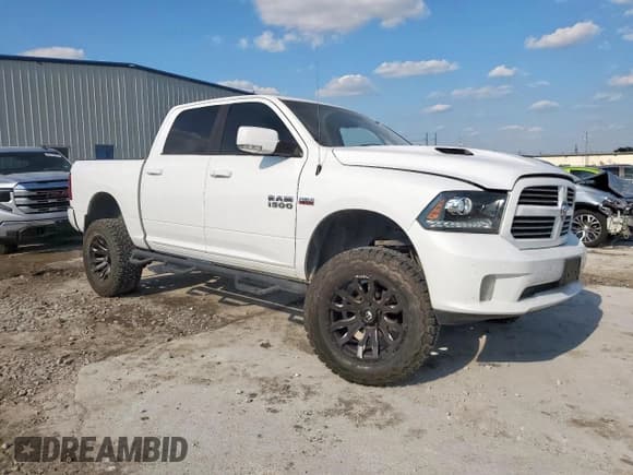 ✅ 2015 Ram 1500 Sport • VIN: 1C6RR7MT3FS610988 • Лот: 68438395. Опубликован ранее на Copart с пробегом 164 797 миль. Бесплатный доступ к архиву аукционных продаж из США и подробный отчёт об истории автомобиля на DreamBid. Изображение 4.