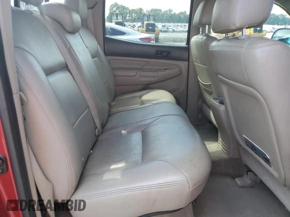 ✅ 2005 Toyota Tacoma PreRunner • VIN: 5TEKU72N05Z005933 • Lot: 68728395. Listed on Copart with 176,668 mi. Free auction sales archive from the USA and detailed vehicle history report at DreamBid. Image 10.