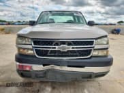 ✅ 2006 Chevrolet Silverado 2500HD Work Truck • VIN: 1GCHC23U66F225095 • Лот: 81761925. Опубликован ранее на Copart с пробегом 355 706 миль. Бесплатный доступ к архиву аукционных продаж из США и подробный отчёт об истории автомобиля на DreamBid. Изображение 5.