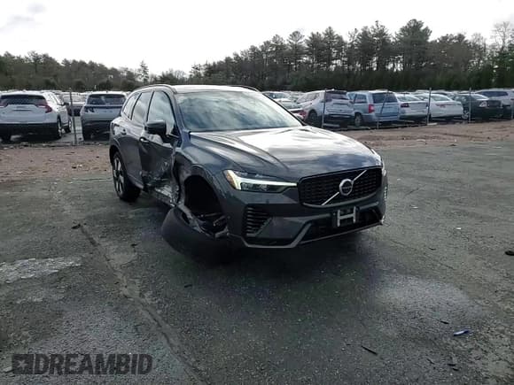 ✅ 2024 Volvo XC60 Plus Dark Theme • VIN: YV4H60DLXR1849191 • Lot: 50136745. Listed on Copart with 12,752 mi. Free auction sales archive from the USA and detailed vehicle history report at DreamBid. Image 11.