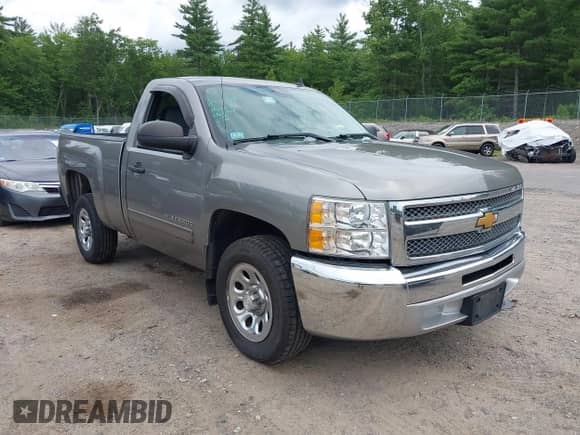2013 Chevrolet Silverado 1500 LT with VIN 1GCNCSEA8DZ352108, listed as a IAAI auction lot 42650513 with 162,785 mi miles and . Bid and sale history available at DreamBid. Image 1.