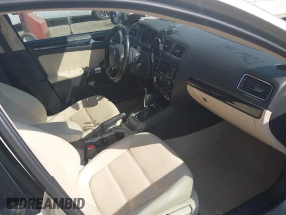 ✅ 2015 Volkswagen Jetta S • VIN: 3VWLA7AJ6FM306424 • Lot: 43262050. Wystawiony na IAAI z przebiegiem 103 740 mil. Bezpłatny archiwum sprzedaży aukcyjnych z USA i szczegółowy raport historii pojazdu na DreamBid. Zdjęcie 5.