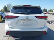 ✅ 2024 Toyota Highlander LE • VIN: 5TDKDRBH7RS547443 • Lot: 42035721. Listed on IAAI with 9,567 mi. Free auction sales archive from the USA and detailed vehicle history report at DreamBid. Image 16.