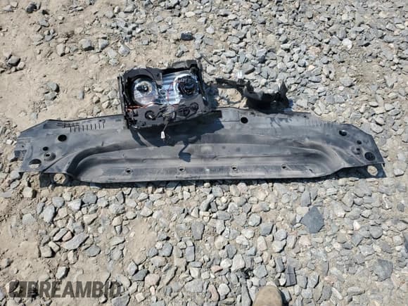 ✅ 2017 Chevrolet Silverado 2500HD Work Truck • VIN: 1GC1KUEY8HF118164 • Lot: 72285234. Wystawiony na Copart z przebiegiem 150 784 mil. Bezpłatny archiwum sprzedaży aukcyjnych z USA i szczegółowy raport historii pojazdu na DreamBid. Zdjęcie 14.