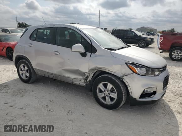 ✅ 2021 Chevrolet Trax LS • VIN: KL7CJKSB4MB324015 • Lot: 89659165. Listed on Copart with 84,756 mi. Free auction sales archive from the USA and detailed vehicle history report at DreamBid. Image 4.