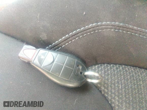 ✅ 2019 Jeep Cherokee Latitude • VIN: 1C4PJLCB4KD444570 • Lot: 36044886. Wystawiony na IAAI z przebiegiem 85 230 mil. Bezpłatny archiwum sprzedaży aukcyjnych z USA i szczegółowy raport historii pojazdu na DreamBid. Zdjęcie 11.