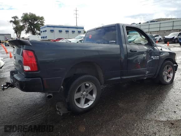 2017 Ram 1500 Tradesman z VIN 3C6JR6AG4HG602245, wystawiony jako Copart lot #63150675 z przebiegiem 69 053 mil mil oraz Szkoda całkowita • Salvage title. Historia ofert i sprzedaży dostępna na DreamBid. Obrazek 3.