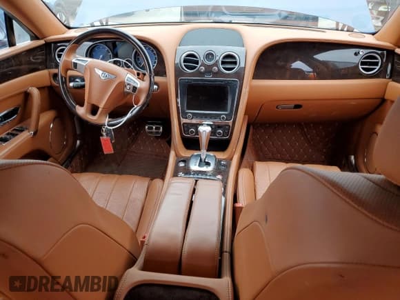 ✅ 2014 Bentley Flying Spur • VIN: SCBEC9ZA7EC088678 • Lot: 53692905. Wystawiony na Copart z przebiegiem 45 362 mil. Bezpłatny archiwum sprzedaży aukcyjnych z USA i szczegółowy raport historii pojazdu na DreamBid. Zdjęcie 8.