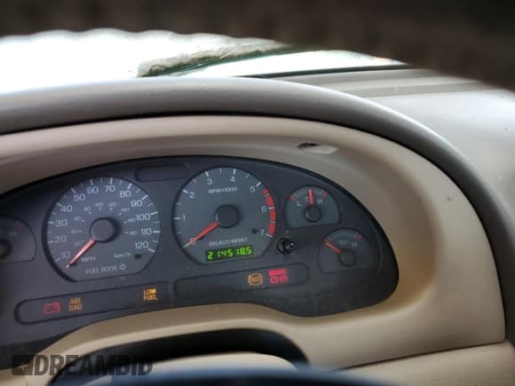 ✅ 2002 Ford Mustang Deluxe • VIN: 1FAFP44412F113486 • Lot: 69901725. Listed on Copart with 214,518 mi. Free auction sales archive from the USA and detailed vehicle history report at DreamBid. Image 9.