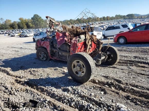 2001 Chevrolet Silverado 1500 с VIN 1GCEK14W61Z235620, выставлен на аукционе Copart как лот 76887924 с пробегом Не указан миль и На запчасти • Non repairable. История ставок и продаж доступна на DreamBid. Изображение 2.
