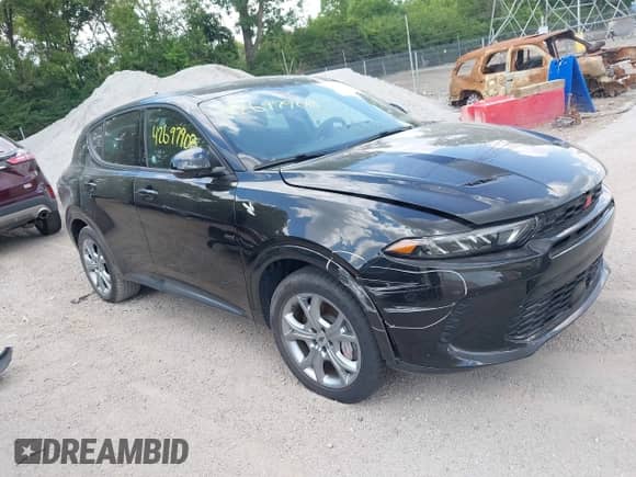 2024 Dodge Hornet R/T z VIN ZACPDFCW2R3A25907, wystawiony jako IAAI lot #42697908 z przebiegiem 25 131 mil mil oraz . Historia ofert i sprzedaży dostępna na DreamBid. Obrazek 1.