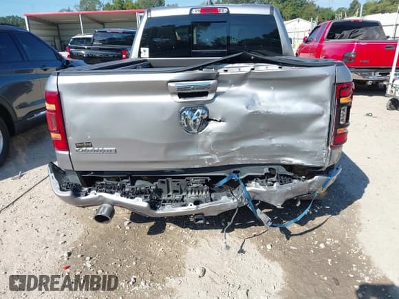 ✅ 2022 Ram 1500 Laramie • VIN: 1C6RREJTXNN125172 • Lot: 43329494. Listed on IAAI with 126,637 mi. Free auction sales archive from the USA and detailed vehicle history report at DreamBid. Image 17.