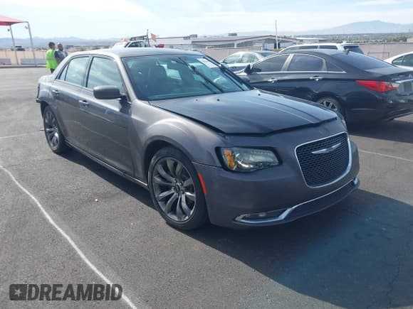 ✅ 2014 Chrysler 300 S • VIN: 2C3CCABG3EH273168 • Лот: 43624958. Опубликован ранее на IAAI с пробегом 143 277 миль. Бесплатный доступ к архиву аукционных продаж из США и подробный отчёт об истории автомобиля на DreamBid. Изображение 1.