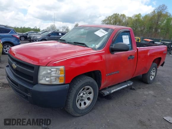 ✅ 2011 Chevrolet Silverado 1500 Work Truck • VIN: 1GCNKPE03BF135703 • Lot: 42165854. Wystawiony na IAAI z przebiegiem 196 803 mil. Bezpłatny archiwum sprzedaży aukcyjnych z USA i szczegółowy raport historii pojazdu na DreamBid. Zdjęcie 2.