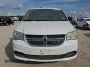 ✅ 2017 Dodge Grand Caravan SE • VIN: 2C7WDGBG9HR738806 • Lot: 85950675. Wystawiony na Copart z przebiegiem 145 436 mil. Bezpłatny archiwum sprzedaży aukcyjnych z USA i szczegółowy raport historii pojazdu na DreamBid. Zdjęcie 5.