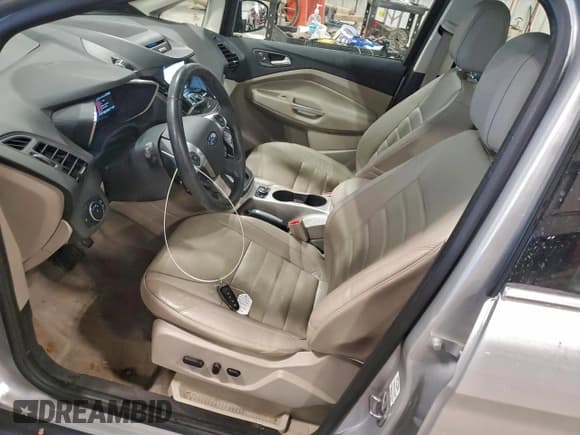 ✅ 2016 Ford C-Max SEL • VIN: 1FADP5CUXGL105149 • Lot: 95253005. Wystawiony na Copart z przebiegiem 136 938 mil. Bezpłatny archiwum sprzedaży aukcyjnych z USA i szczegółowy raport historii pojazdu na DreamBid. Zdjęcie 7.