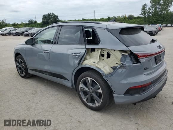 ✅ 2023 Audi Q4 e-tron Prestige • VIN: WA1M2BFZ4PP046357 • Лот: 66004024. Опубликован ранее на Copart с пробегом 8 370 миль. Бесплатный доступ к архиву аукционных продаж из США и подробный отчёт об истории автомобиля на DreamBid. Изображение 2.