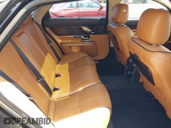 ✅ 2012 Jaguar XJ Supercharged • VIN: SAJWA2GE9CMV29109 • Лот: 42443604. Опубликован ранее на IAAI с пробегом 52 343 миль. Бесплатный доступ к архиву аукционных продаж из США и подробный отчёт об истории автомобиля на DreamBid. Изображение 8.