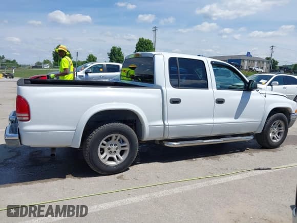 ✅ 2003 Dodge Dakota SLT • VIN: 1D7HL48X73S126440 • Lot: 42330513. Wystawiony na IAAI z przebiegiem 223 959 mil. Bezpłatny archiwum sprzedaży aukcyjnych z USA i szczegółowy raport historii pojazdu na DreamBid. Zdjęcie 13.