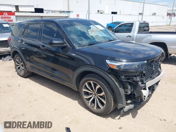 ✅ 2022 Ford Explorer ST-Line • VIN: 1FMSK7KH7NGB05501 • Lot: 41989567. Wystawiony na IAAI z przebiegiem 58 895 mil. Bezpłatny archiwum sprzedaży aukcyjnych z USA i szczegółowy raport historii pojazdu na DreamBid. Zdjęcie 1.