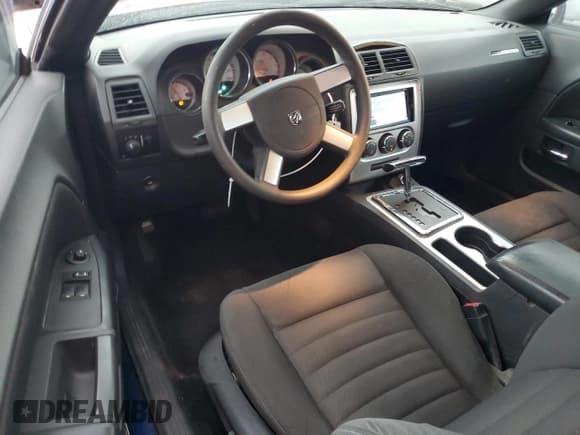 ✅ 2009 Dodge Challenger SE • VIN: 2B3LJ44V19H563558 • Lot: 78209874. Wystawiony na Copart z przebiegiem 147 033 mil. Bezpłatny archiwum sprzedaży aukcyjnych z USA i szczegółowy raport historii pojazdu na DreamBid. Zdjęcie 8.