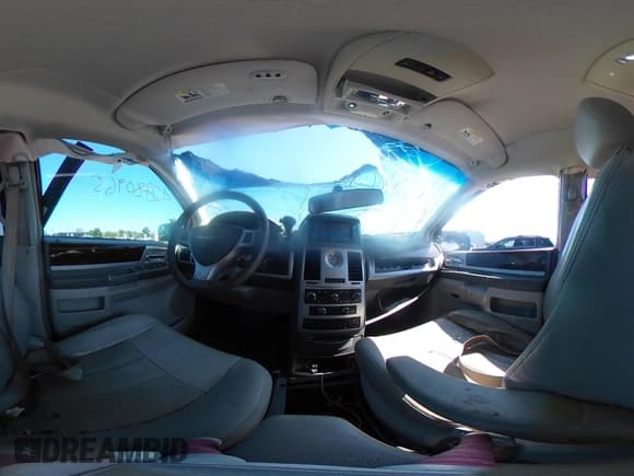 ✅ 2009 Chrysler Town & Country Touring • VIN: 2A8HR54X49R661362 • Lot: 42780965. Listed on IAAI with 84,210 mi. Free auction sales archive from the USA and detailed vehicle history report at DreamBid. Image 20.