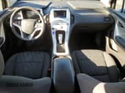 ✅ 2013 Chevrolet Volt • VIN: 1G1RA6E42DU102149 • Lot: 79675734. Wystawiony na Copart z przebiegiem 139 156 mil. Bezpłatny archiwum sprzedaży aukcyjnych z USA i szczegółowy raport historii pojazdu na DreamBid. Zdjęcie 8.