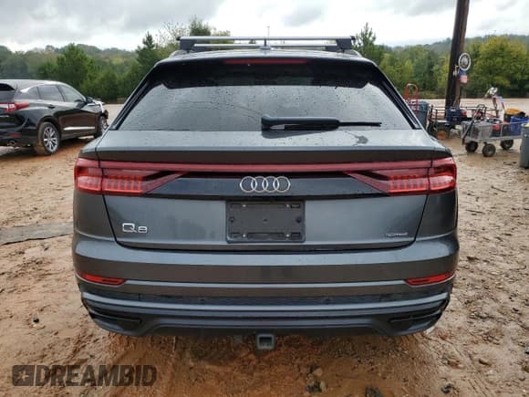 ✅ 2021 Audi Q8 Prestige • VIN: WA1FVAF14MD003297 • Lot: 84625125. Wystawiony na Copart z przebiegiem 112 223 mil. Bezpłatny archiwum sprzedaży aukcyjnych z USA i szczegółowy raport historii pojazdu na DreamBid. Zdjęcie 6.