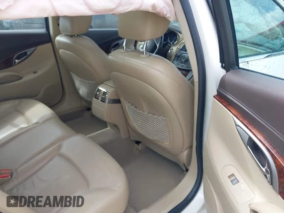 ✅ 2013 Buick LaCrosse Premium 2 • VIN: 1G4GH5E39DF129375 • Lot: 41741851. Wystawiony na IAAI z przebiegiem 124 404 mil. Bezpłatny archiwum sprzedaży aukcyjnych z USA i szczegółowy raport historii pojazdu na DreamBid. Zdjęcie 8.