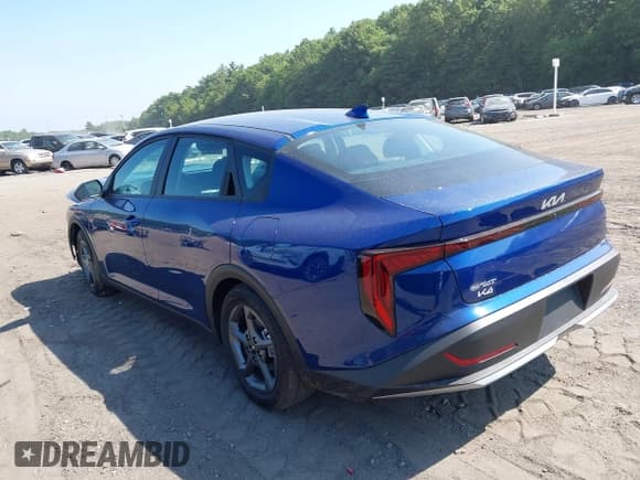 ✅ 2025 Kia K4 LXS • VIN: 3KPFT4DE6SE022268 • Lot: 42648910. Wystawiony na IAAI z przebiegiem 1 675 mil. Bezpłatny archiwum sprzedaży aukcyjnych z USA i szczegółowy raport historii pojazdu na DreamBid. Zdjęcie 3.