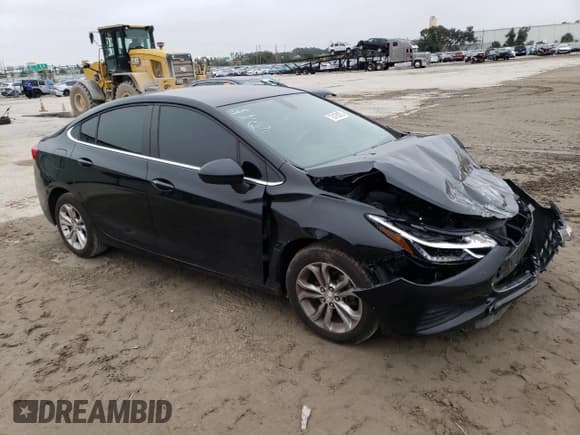 ✅ 2019 Chevrolet Cruze LT • VIN: 1G1BE5SM3K7130106 • Lot: 72475072. Listed on Copart with 50,251 mi. Free auction sales archive from the USA and detailed vehicle history report at DreamBid. Image 4.