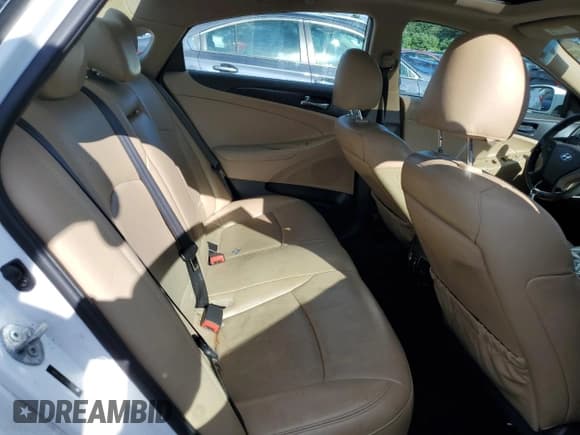✅ 2013 Hyundai Sonata SE • VIN: 5NPEC4AC1DH685888 • Lot: 65967454. Listed on Copart with 154,331 mi. Free auction sales archive from the USA and detailed vehicle history report at DreamBid. Image 10.