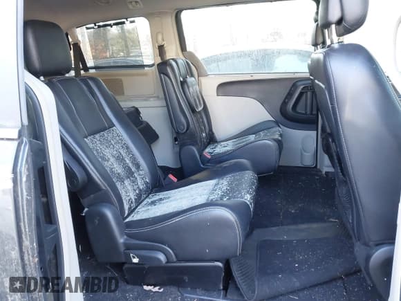 ✅ 2012 Chrysler Town & Country Touring L • VIN: 2C4RC1CG8CR338947 • Лот: 43734064. Опубликован ранее на IAAI с пробегом 77 535 миль. Бесплатный доступ к архиву аукционных продаж из США и подробный отчёт об истории автомобиля на DreamBid. Изображение 8.