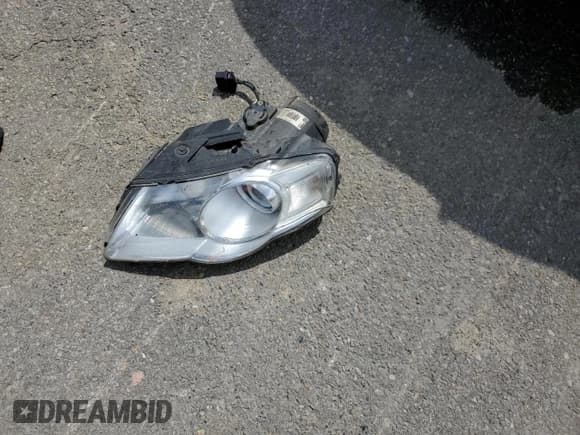 ✅ 2007 Volkswagen Passat 2.0T • VIN: WVWLK73C97E177861 • Lot: 54859825. Wystawiony na Copart z przebiegiem 118 162 mil. Bezpłatny archiwum sprzedaży aukcyjnych z USA i szczegółowy raport historii pojazdu na DreamBid. Zdjęcie 12.