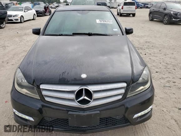 ✅ 2012 Mercedes-Benz C 250 Sport • VIN: WDDGF4HBXCA599312 • Lot: 92996265. Wystawiony na Copart z przebiegiem 126 937 mil. Bezpłatny archiwum sprzedaży aukcyjnych z USA i szczegółowy raport historii pojazdu na DreamBid. Zdjęcie 5.