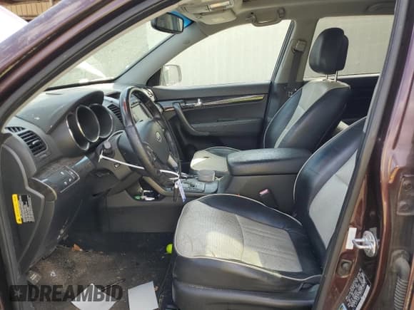 ✅ 2013 Kia Sorento SX • VIN: 5XYKW4A25DG394772 • Lot: 54494345. Listed on Copart with 207,092 mi. Free auction sales archive from the USA and detailed vehicle history report at DreamBid. Image 7.
