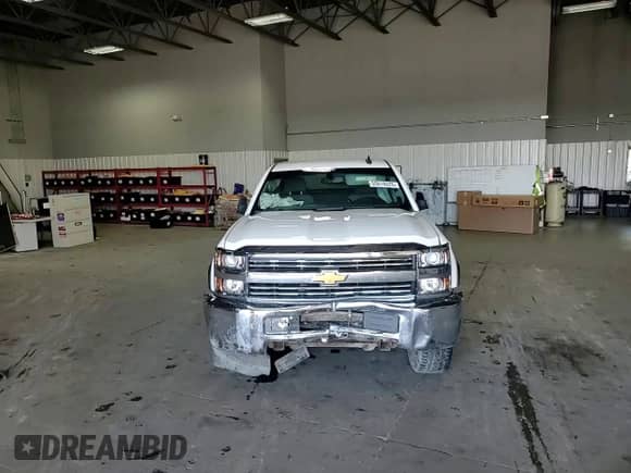 2015 Chevrolet Silverado 2500HD Work Truck z VIN 1GC1KUEG0FF623247, wystawiony jako Copart lot #55618025 z przebiegiem 165 890 mil mil oraz Szkoda całkowita • Salvage title. Historia ofert i sprzedaży dostępna na DreamBid. Obrazek 13.