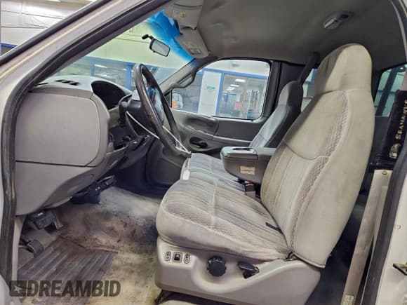 ✅ 1998 Ford F-250 • VIN: 1FTPX28L4WKA19832 • Лот: 94754475. Опубликован ранее на Copart с пробегом 154 974 миль. Бесплатный доступ к архиву аукционных продаж из США и подробный отчёт об истории автомобиля на DreamBid. Изображение 7.