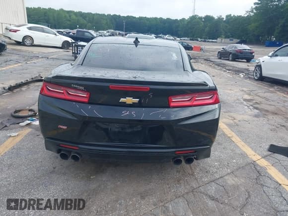 ✅ 2018 Chevrolet Camaro 1LT • VIN: 1G1FB1RS3J0180762 • Lot: 42503651. Wystawiony na IAAI z przebiegiem 82 607 mil. Bezpłatny archiwum sprzedaży aukcyjnych z USA i szczegółowy raport historii pojazdu na DreamBid. Zdjęcie 17.