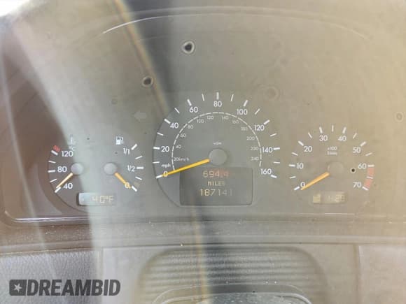 ✅ 2001 Mercedes-Benz E 320/430 4 Matic • VIN: WDBJF82J21X045584 • Lot: 93833835. Listed on Copart with 187,141 mi. Free auction sales archive from the USA and detailed vehicle history report at DreamBid. Image 9.