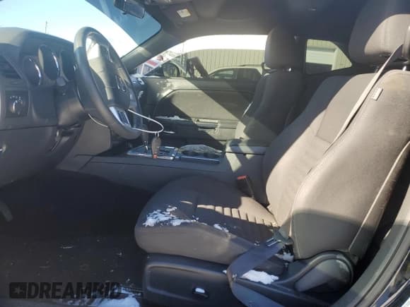 ✅ 2014 Dodge Challenger SXT • VIN: 2C3CDYAGXEH206610 • Lot: 88975325. Wystawiony na Copart z przebiegiem 137 226 mil. Bezpłatny archiwum sprzedaży aukcyjnych z USA i szczegółowy raport historii pojazdu na DreamBid. Zdjęcie 7.