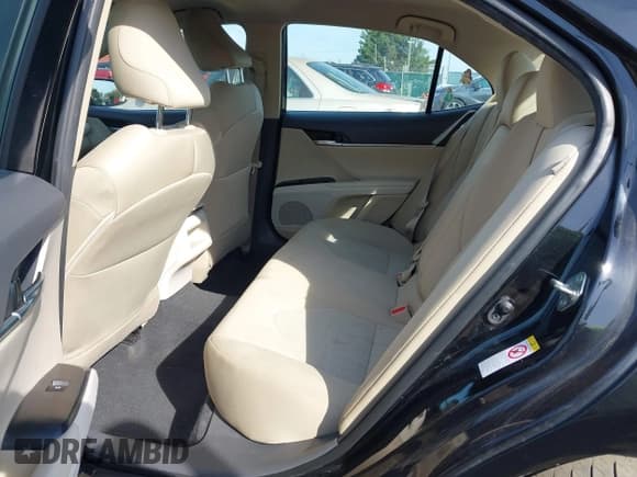 ✅ 2018 Toyota Camry LE • VIN: 4T1B11HK2JU674609 • Lot: 43590764. Listed on IAAI with 106,738 mi. Free auction sales archive from the USA and detailed vehicle history report at DreamBid. Image 8.
