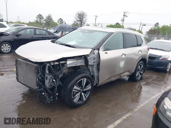 ✅ 2022 Nissan Rogue Platinum • VIN: JN8BT3DD0NW271583 • Lot: 41792145. Wystawiony na IAAI z przebiegiem 64 708 mil. Bezpłatny archiwum sprzedaży aukcyjnych z USA i szczegółowy raport historii pojazdu na DreamBid. Zdjęcie 18.