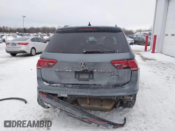 ✅ 2022 Volkswagen Tiguan SE R-Line Black • VIN: 3VVCB7AX9NM024296 • Лот: 41592795. Опубликован ранее на IAAI с пробегом 45 308 миль. Бесплатный доступ к архиву аукционных продаж из США и подробный отчёт об истории автомобиля на DreamBid. Изображение 17.