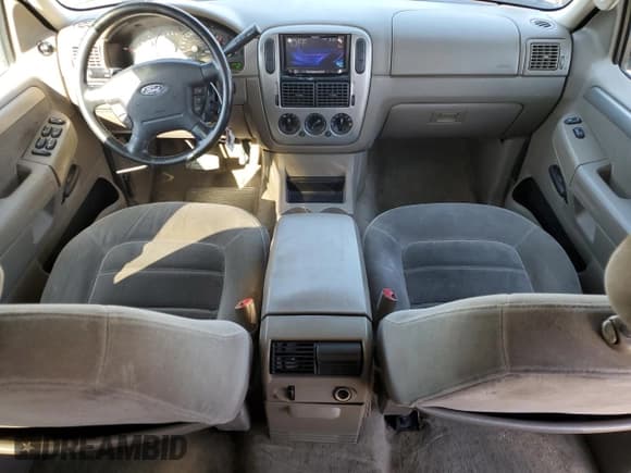 ✅ 2003 Ford Explorer XLT • VIN: 1FMZU63KX3UA29557 • Лот: 43083855. Опубликован ранее на Copart с пробегом 129 205 миль. Бесплатный доступ к архиву аукционных продаж из США и подробный отчёт об истории автомобиля на DreamBid. Изображение 8.