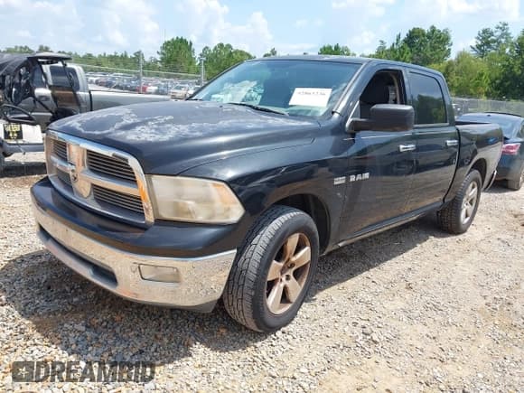 ✅ 2009 Dodge 1500 Laramie • VIN: 1D3HB13T89S725251 • Lot: 42863236. Wystawiony na IAAI z przebiegiem 262 049 mil. Bezpłatny archiwum sprzedaży aukcyjnych z USA i szczegółowy raport historii pojazdu na DreamBid. Zdjęcie 2.