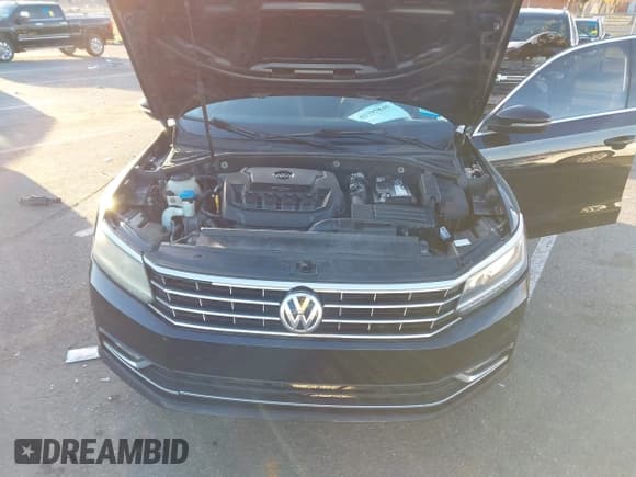 ✅ 2018 Volkswagen Passat SE • VIN: 1VWBA7A36JC012240 • Lot: 43795846. Listed on IAAI with 168,009 mi. Free auction sales archive from the USA and detailed vehicle history report at DreamBid. Image 10.