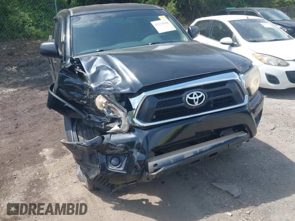 ✅ 2013 Toyota Tacoma • VIN: 5TFJX4CN6DX034147 • Lot: 42278388. Listed on IAAI with 207,685 mi. Free auction sales archive from the USA and detailed vehicle history report at DreamBid. Image 6.